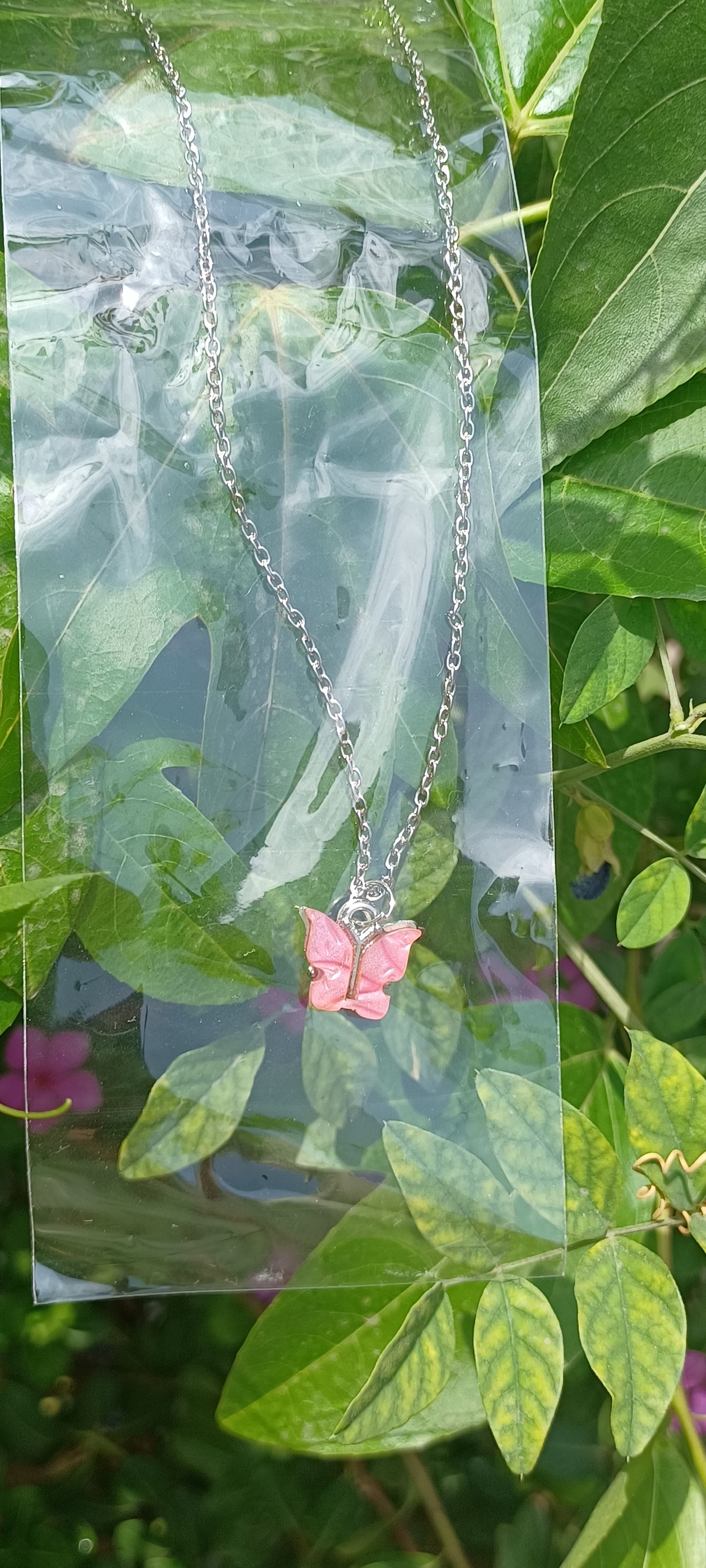 Minimal butterfly Neckchains.