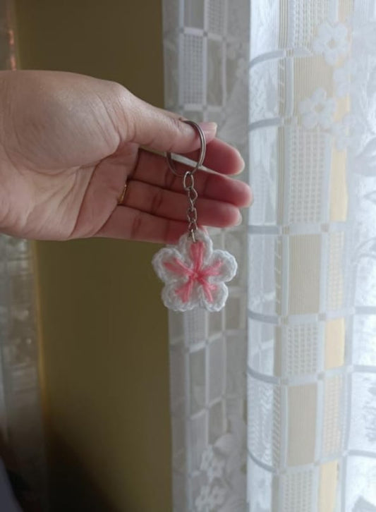 Handmade Crochet Flower Bouquet Keychain – WHITE AND PINK Bloom