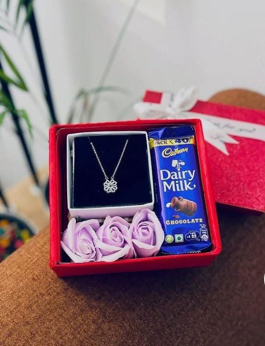 💝 Sweetheart Surprise Box – Love in Every Detail