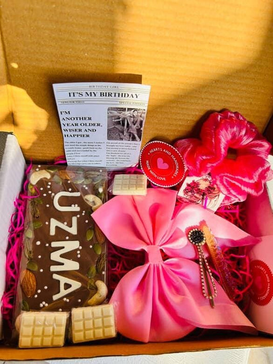 💕 Sweet Mini Gift Box – Chocolates &amp; Scrunchie Surprise
